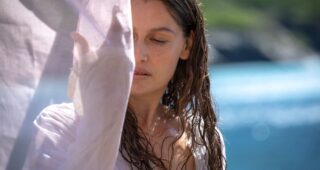Une île : photo, Laetitia Casta