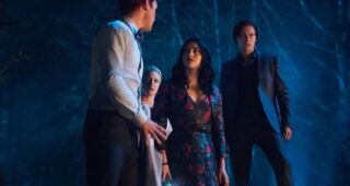 Riverdale : photo, Cole Sprouse, Lili Reinhart, K.J. Apa, Camila Mendes