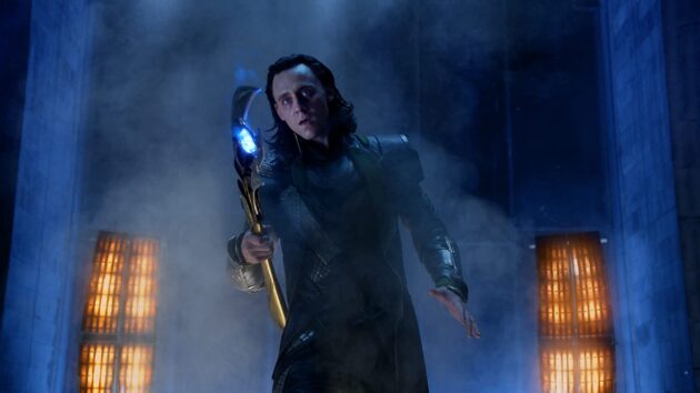 photo, Tom Hiddleston
