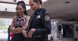 Dare Me : photo, Herizen F. Guardiola, Amanda Brugel