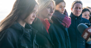 Lost Girls : photo, Amy Ryan, Thomasin McKenzie, Miriam Shor