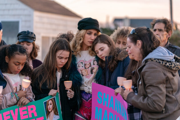 photo, Thomasin McKenzie