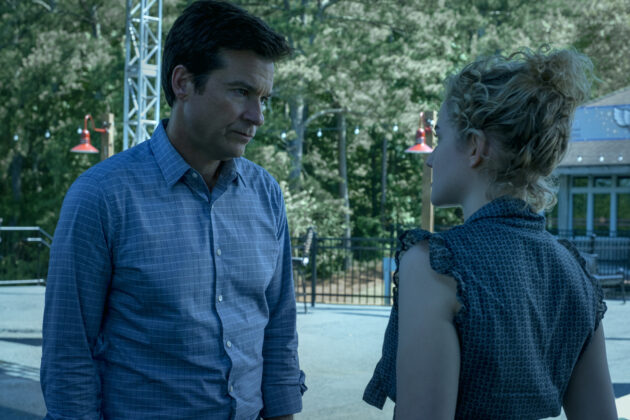 Photo Jason Bateman, Julia Garner
