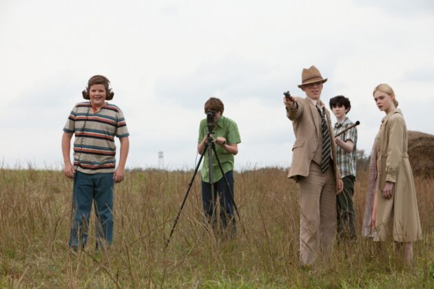 photo, Elle Fanning, Jai Courtney, Gabriel Basso, Riley Griffiths, Zach Mills