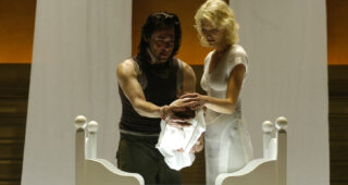 Battlestar Galactica : photo, Tricia Helfer