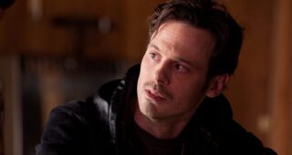 Cogan : photo, Scoot McNairy