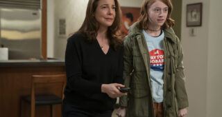The Politician : Photo Robin Weigert
