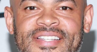 Anthony Hemingway : Photo officielle