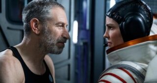 Away : Photo Mark Ivanir, Hilary Swank