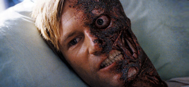 photo, Aaron Eckhart