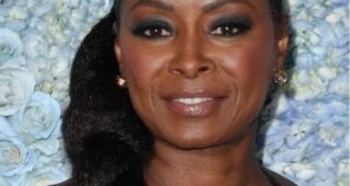 Crystal R. Fox : Photo officielle