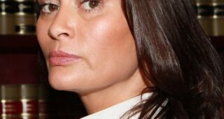 Charlotte Lewis : Photo officielle