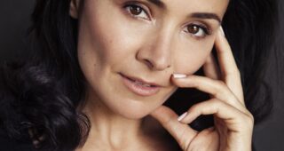 Sarah Edmondson : Photo officielle