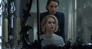 Rebecca : Photo Lily James, Kristin Scott Thomas