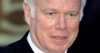Kevin Tighe : Photo officielle
