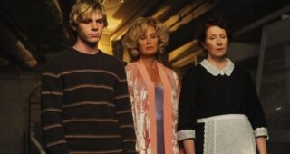 American Horror Story : photo, Frances Conroy, Jessica Lange, Evan Peters