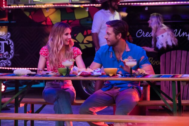 photo, Emma Roberts, Luke Bracey