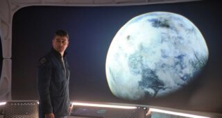 Minuit dans l'univers : Photo Kyle Chandler