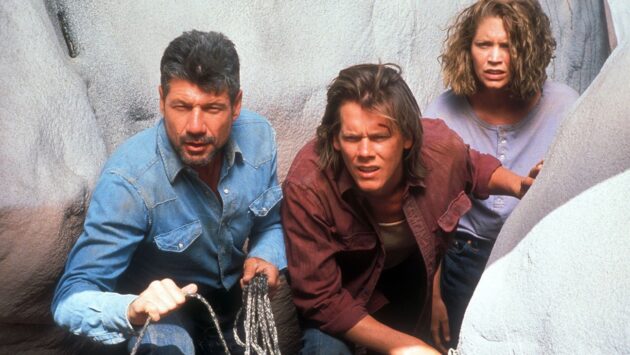 photo, I Fred Ward, Kevin Bacon, Finn Carter