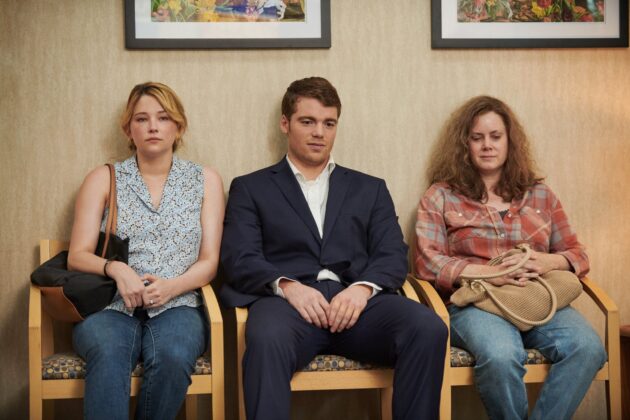 Photo Haley Bennett, Gabriel Basso, Amy Adams