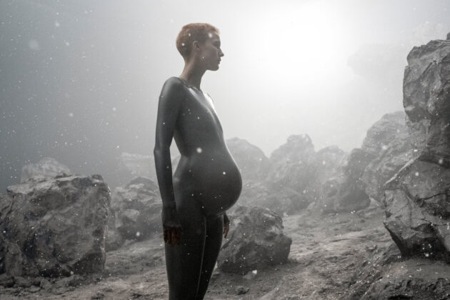 Raised by Wolves : photo, Amanda Collin