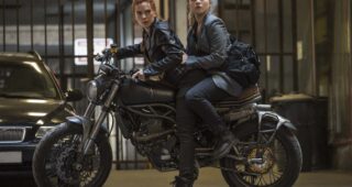 Black Widow : photo, Florence Pugh, Scarlett Johansson