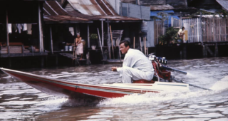 L'Homme au pistolet d'or : photo, Roger Moore