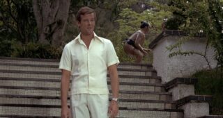 L'Homme au pistolet d'or : photo, Roger Moore