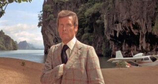 L'Homme au pistolet d'or : photo, Roger Moore