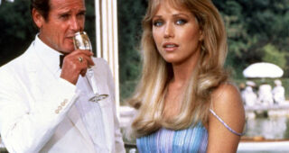 Tanya Roberts : photo, Dangereusement vôtre