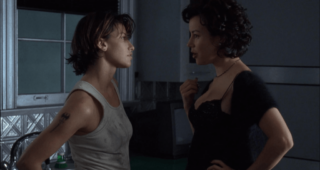 Bound : photo, Jennifer Tilly, Gina Gershon