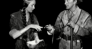 La Captive Aux Yeux Clairs : photo, Kirk Douglas, Elizabeth Threatt