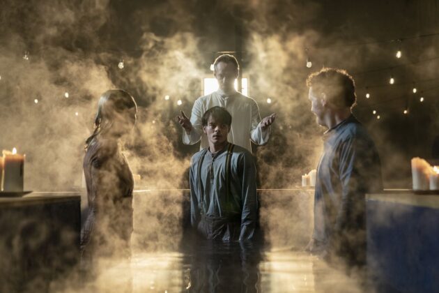 photo, Charlie Heaton
