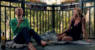 Ginny & Georgia : photo, Brianne Howey, Jennifer Robertson