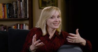 In Search of Darkness: A Journey Into Iconic '80s Horror : photo, Barbara Crampton