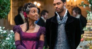 La Chronique des Bridgerton : Photo Adjoa Andoh, Regé-Jean Page