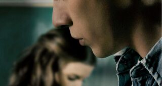 A Teacher : affiche, Kate Mara, Nick Robinson