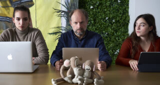 Les 2 Alfred : photo, Denis Podalydès, Luàna Bajrami