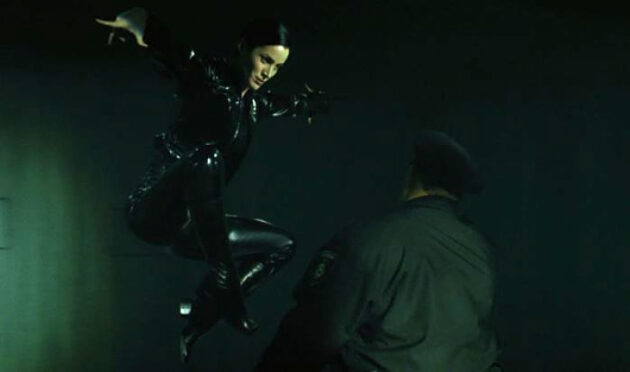photo, Carrie-Anne Moss