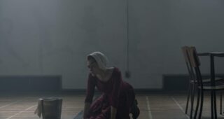 The Handmaid’s Tale : photo, Madeline Brewer
