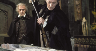 The Vampire Lovers : photo, Peter Cushing, Douglas Wilmer