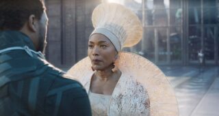 Angela Bassett : photo, Black Panther