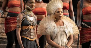 Black Panther : photo, Letitia Wright, Angela Bassett