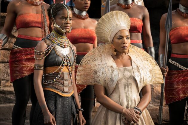 Black Panther : photo, Letitia Wright, Angela Bassett