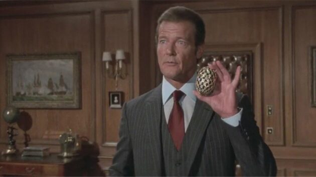 photo, Roger Moore