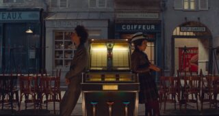 The French Dispatch : Photo Timothée Chalamet, Lyna Khoudri