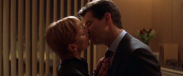 Photo, Samantha Bond, Pierce Brosnan