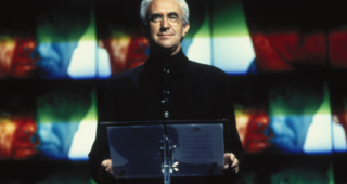Demain ne meurt jamais : photo, Jonathan Pryce