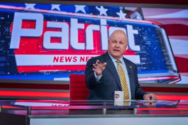 Photo, Michael Chiklis