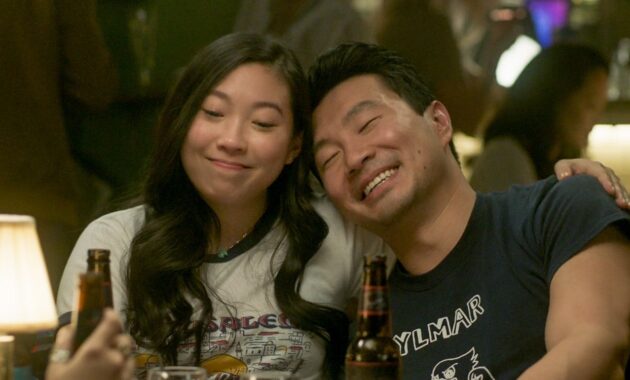 Shang-Chi et la légende des Dix Anneaux : photo, Awkwafina, Simu Liu